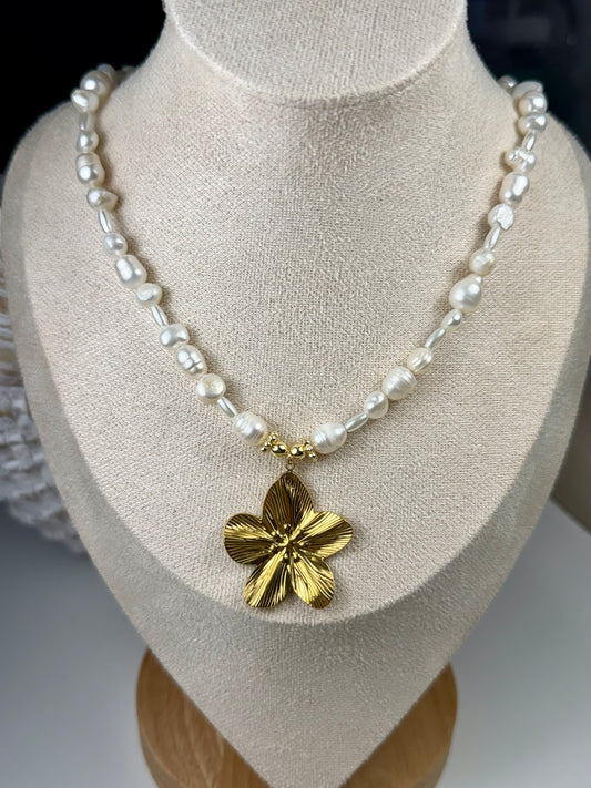 Hibiscus Necklace